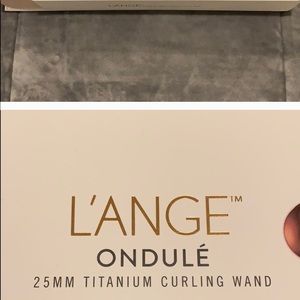 Lange 25 MM curling wand.
